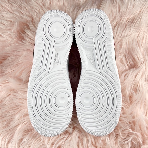 New Nike Women’s Air Force 1 ‘07 SE - Picture 4 of 6
